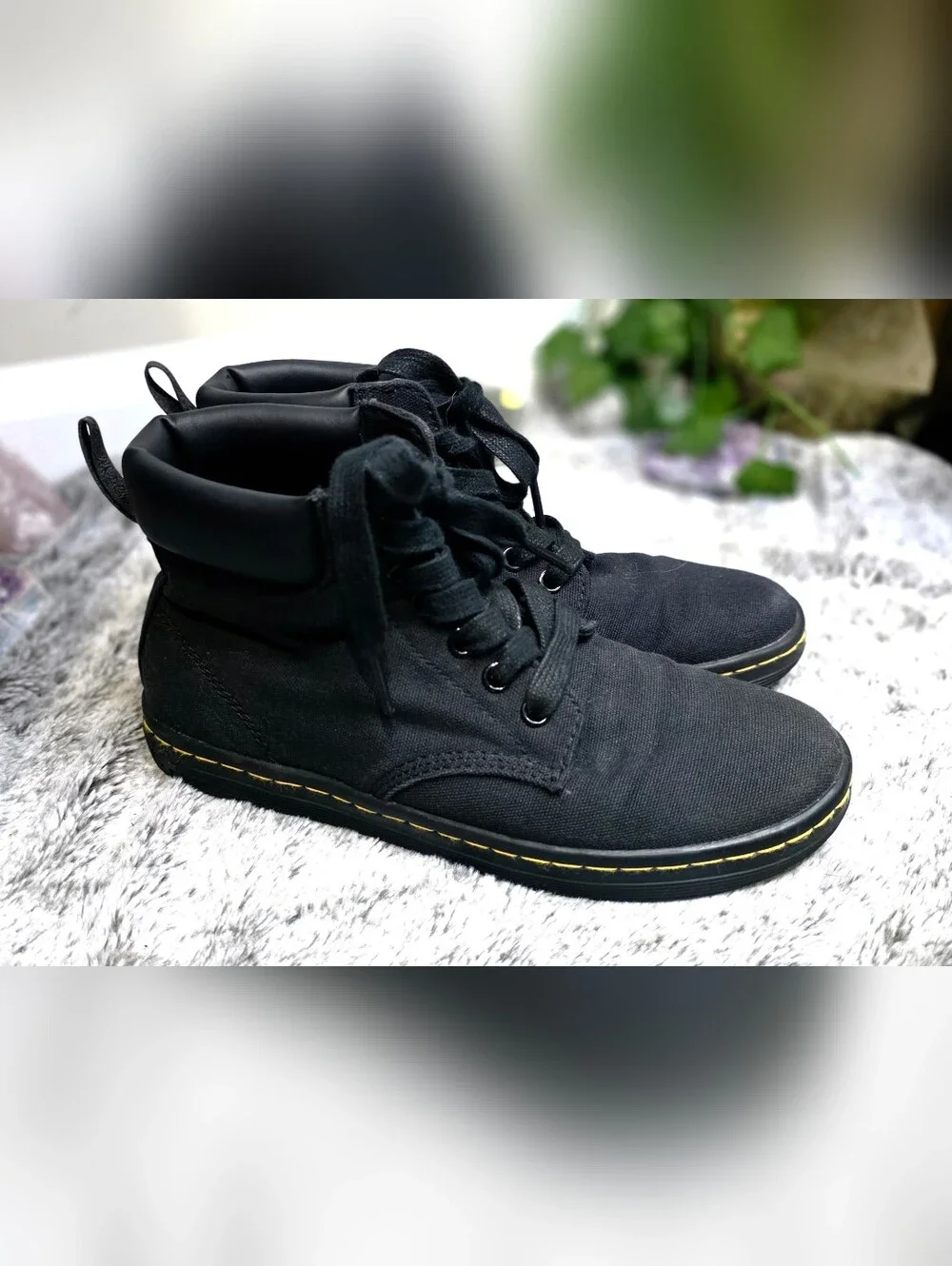 Sz 6 • Dr Martens • EUC To Like NEW!
